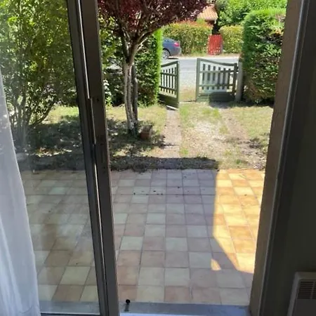 Maison Avec Jardin- A 3' Du Holiday home
